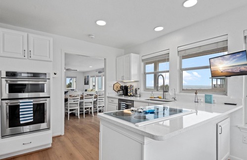 Pointe San Luis Casa | Beachfront | Community Pool | HotTub | Fenced Yard