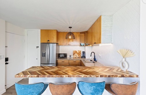 Punaluu Apartamento | Beachfront Condo in Hauula North Shore, Ocean Views, Pool + A/C!