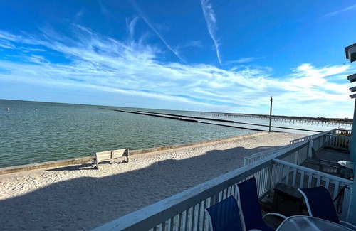 Rockport Condominio | Beachfront Condo on the Bay in Rockport, TX