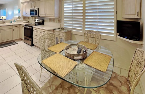 Flagler Beach Condominio | South Beach Club 205, 3 habitaciones, capacidad para 6, vista al mar, segundo piso, ascensor