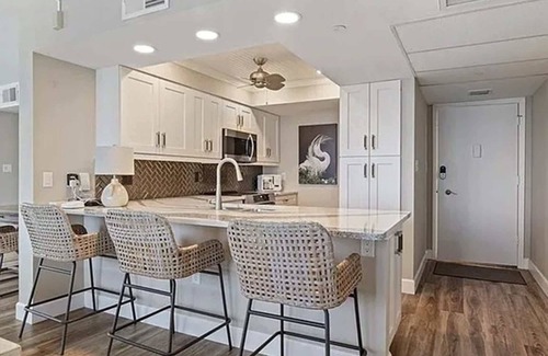 Golden Beach Apartamento | Beachfront Condo with Gulf Views in Venice