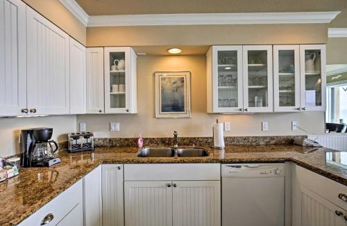 Lincoln Beach Apartamento | Beachfront Condo with Patio and Views - Walk to Shore!