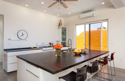 Los Barriles Casa | ¡Nuevo contemporáneo frente al mar en el corazón de Los Barriles! ¡Mascota amigable!
