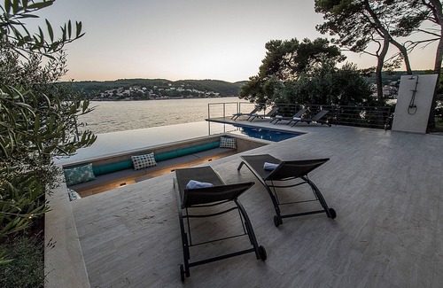 Sumartin Villa | Beachfront contemporary villa, heated pool