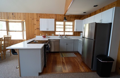 Harbor Springs Cabaña | Beachfront Cottage off Tunnel of Trees