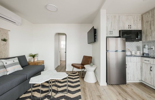 Townsite Cabaña | Beachfront Cottage 107