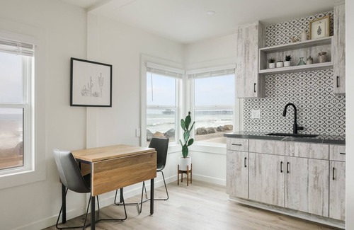 Townsite Cabaña | Beachfront Cottage 107