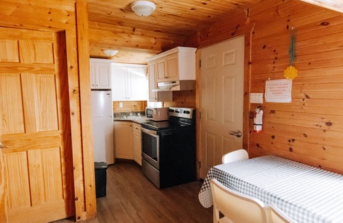 Wasaga Beach Cabaña | SANDPIPER BEACH RESORT - Cottage # 9