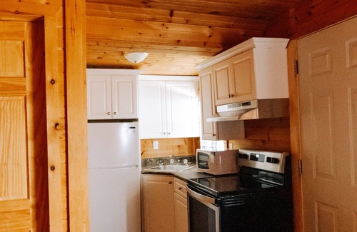 Wasaga Beach Cabaña | SANDPIPER BEACH RESORT - Cottage # 9