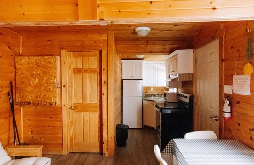 Wasaga Beach Cabaña | SANDPIPER BEACH RESORT - Cottage # 9