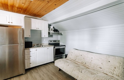 Wasaga Beach Cabaña | SANDPIPER BEACH RESORT - Cottage # 8