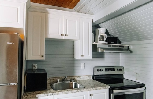 Wasaga Beach Cabaña | SANDPIPER BEACH RESORT - Cottage # 8
