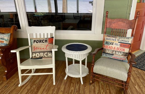 Sturgeon Bay Casa | Beachfront Cottage with Rustic Charm and Beautiful Sunsets in Sturgeon Bay