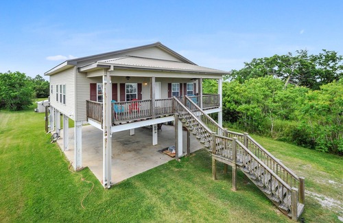 Waveland Casa | Cabaña frente al mar con piscina perfecta para familias
