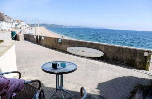 Torcross Casa | Beachfront Cottage With Sea Views & Coastal Walk