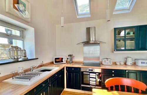 Torcross Casa | Beachfront Cottage With Sea Views & Coastal Walk