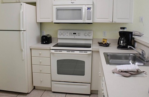 Bostroms Casa | Beachfront Dream! Three Spacious Units Near Daytona Beach Pier, Pool, Golf