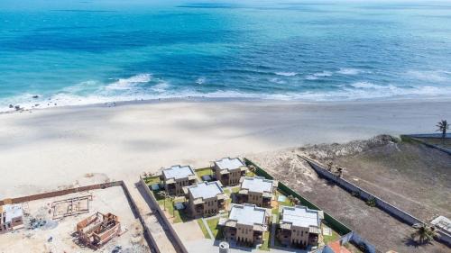 Barro Preto Casa | Beachfront Duplex #A2 em Barro Preto por Carpediem