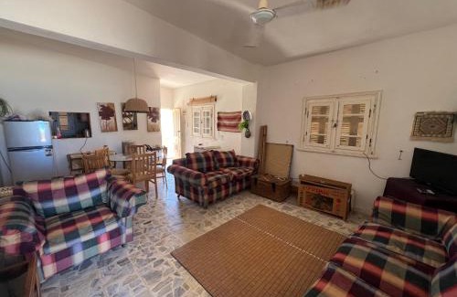 Marsa Matruh Chalet De Esquí | Beachfront Private Chalet in Marsa Matrouh - Family Vacation Home