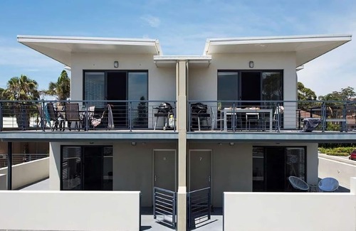 Mollymook Apartamento | Beachfront Eight - Luxury apartment right on the waters edge