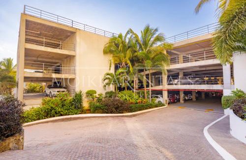Las Glorias Apartamento | Beachfront Extra-large 1-bedroom free breakfast by Moikkarentals