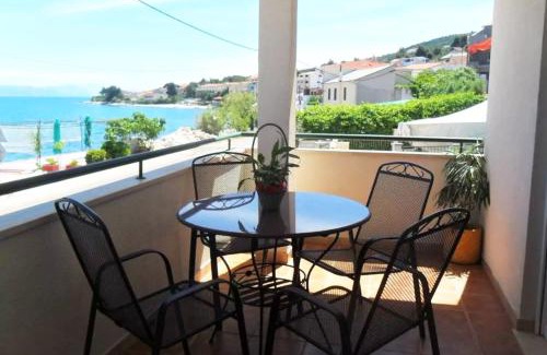 Arbanija Apartamento | Beachfront Family Escape, Ciovo