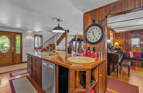 West Alton Casa | Tarifa con descuento * Retiro frente al mar en la playa privada de arena en el lago Winnipesaukee