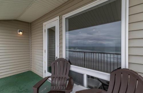 Lincoln City Casa | Beachfront Family Suite - Ocean View - Full Kitchen
