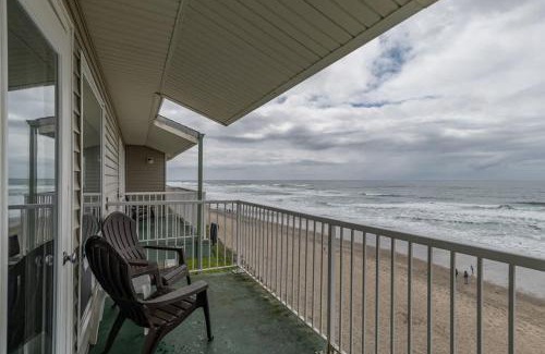 Lincoln City Casa | Beachfront Family Suite - Ocean View - Full Kitchen