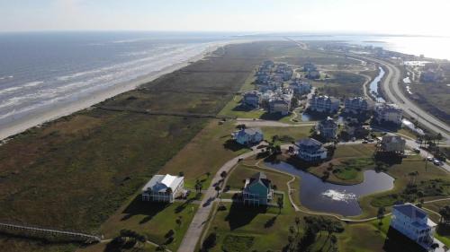 Red Fish Cove Casa | Beachfront Flamingo