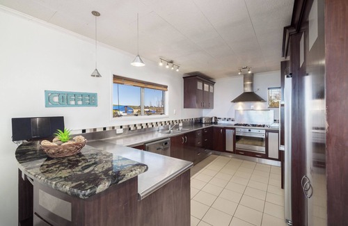 Kaikoura Casa | Beachfront | Games Room | Handy Location, Beachfront | Games Room | Handy Location
