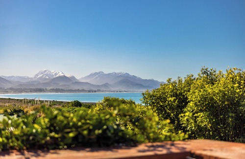 Kaikoura Casa | Beachfront | Games Room | Handy Location, Beachfront | Games Room | Handy Location