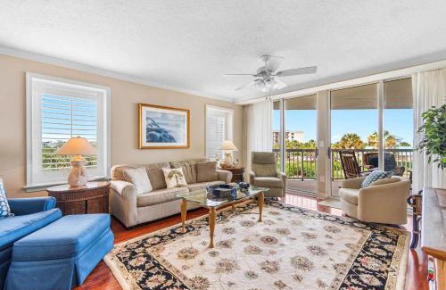 Litchfield by the Sea Casa | Beachfront Getaway Luxurious 3BR with Ocean Views