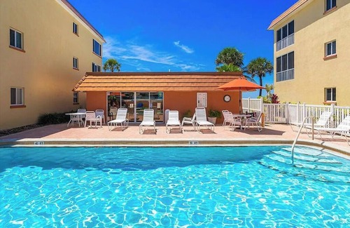 Siesta Key Condominio | Suite frente a la playa a nivel del suelo - Recién remodelada - Wifi, HDTV
