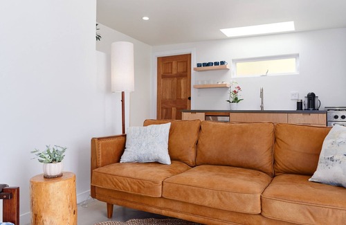 Eastern Malibu Casa | Beachfront Guesthouse ☀️on Sandy Topanga Beach 🏄🏽♀️