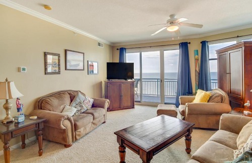 Gulfport Apartamento | Beachfront Gulfport Vacation Rental with Balcony!