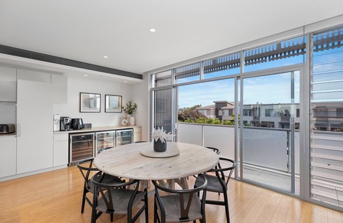 Magenta Shores Casa | Beachfront Haven Exceptional Family Getaways