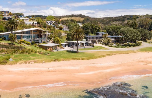 Doubtless Bay Apartamento | Beachfront Holiday for you! 2 bedroom sleeps up to 5 Pet Friendly Nautilus House