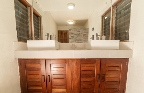 Palm Beach Estates Casa | Beachfront Home 3BR 2BA on a World Class Surfing Beach! ENJOY THE BEACH LIFE!!
