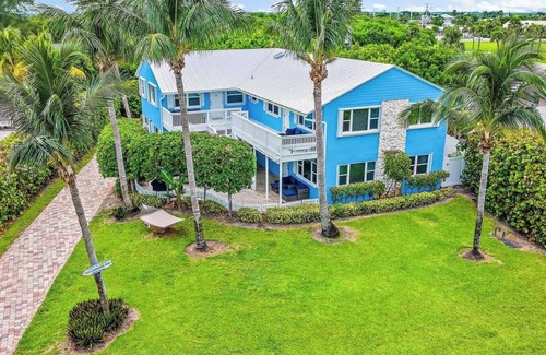 Fort Pierce Shores Casa | Direct Beach Access | 2BD | Limited-Time Discounts