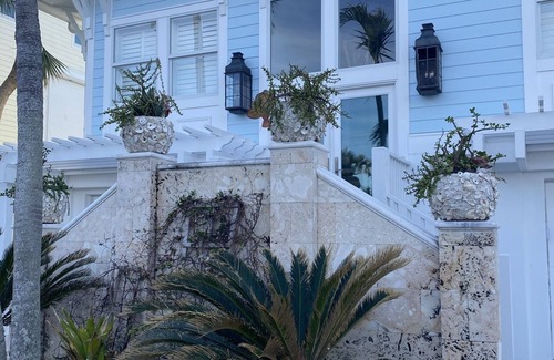 Boca Grande Casa | Beachfront home convenient to downtown Boca Grande