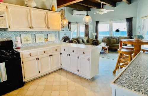Las Conchas Casa | Beachfront Jasibe house