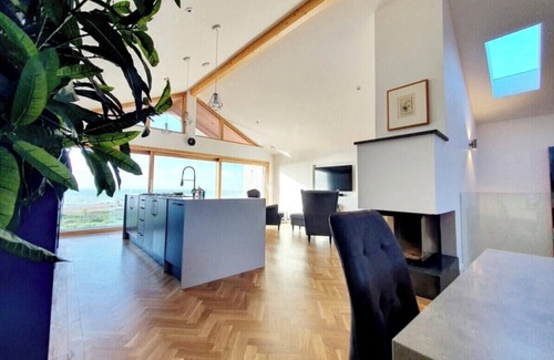 Shoreham-by-Sea Casa | Beachfront luxury modern open plan Townhouse.