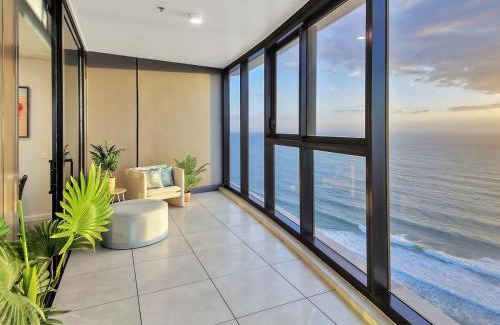 Burleigh Heads Apartamento | Beachfront Luxe Escape at Surfers Paradise Parking