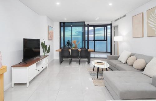 Burleigh Heads Apartamento | Beachfront Luxe Escape at Surfers Paradise Parking