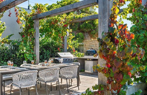 Safety Beach Casa | Beachfront Luxury | 360° Views | Games | Wineries