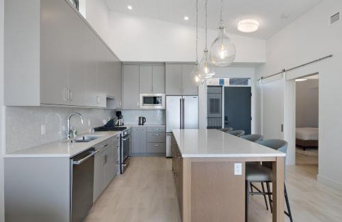 Black Creek Casa | Beachfront Luxury Suite #21 at THE BEACH HOUSE