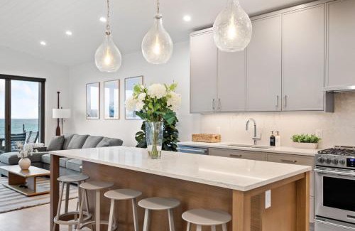 Black Creek Apartamento | Beachfront Luxury Suite #19 at THE BEACH HOUSE