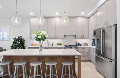 Black Creek Apartamento | Beachfront Luxury Suite #19 at THE BEACH HOUSE