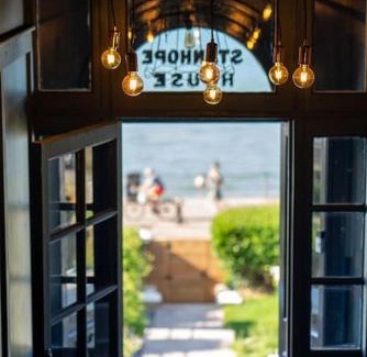 Herne Bay Apartamento | Beachfront Luxury Home with Spectacular Sea Views